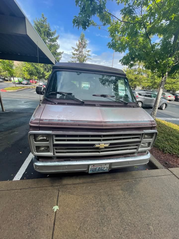 Chevy G20 spt Van